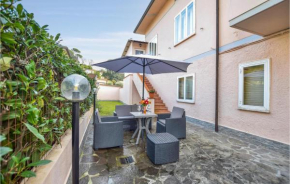2 Bedroom Cozy Apartment In Camaiore